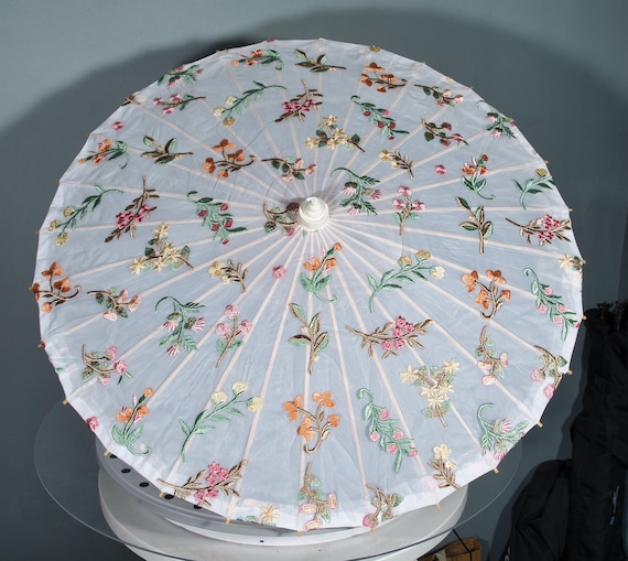 Embroidered spring flowers parasol