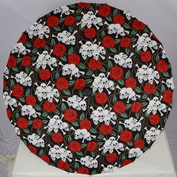skulls and red roses parasol