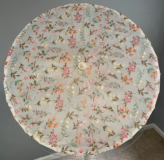 Embroidered spring flowers parasol