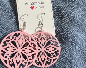 Pendientes colgantes de madera ligeros