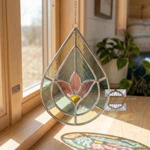 Stained Glass Flower Pattern