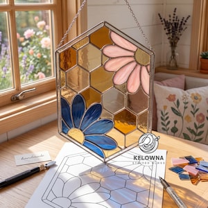 Stained Glass Honeycomb Flower Pattern