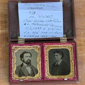 Antique 19th Century Gutta Percha Union Case Containing Identified Couple Daguerreotypes