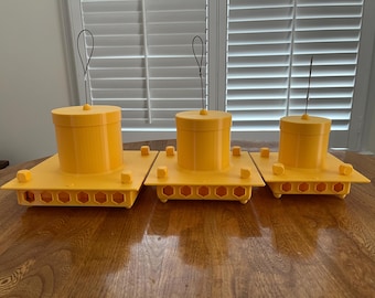 Honeybee Dry Pollen Supplement/Substitute Feeder with a Starter Bag of Supplement