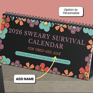 Sarkastisk skrivbordskalender 2026 Sarkastisk skämtpresent till kvinnor Personlig present till badass vän Rolig klimakterietpresent Svordomar Månadsplanerare