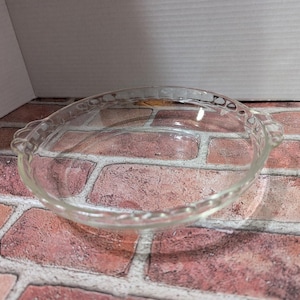 Vintage Pyrex Fluted 9 Inch Pie Plate Dish Scalloped With Handles No. 228
