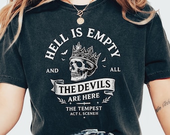 Comfort Colors®, Gothic Skull Shirt, Dark Academia Graphic Tee, Vintage Crown Skull, Shakespeare Tee, Aesthetic, Book Lover Gift, Unisex Tee