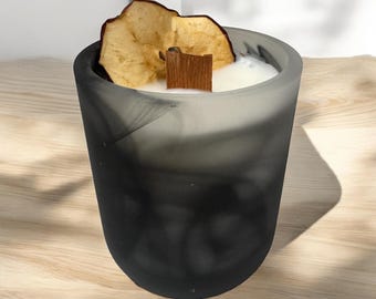 Świeca sojowa WoodWick Apple Pie – domowy i relaksujący zapach