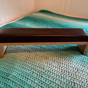 Personal Compact Hard Maple Padded Kneeler