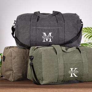 Sac polochon de voyage, sac de week-end en toile pour hommes, monogramme personnalisé de sac de sport de garçon d'honneur, sac de voyage personnalisé pour homme, cadeau de garçon d'honneur pour lui
