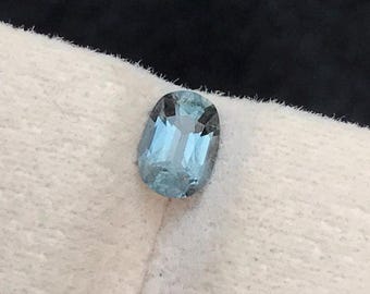 Pierre de spinelle naturelle bleu grisâtre de 0,60 ct, forme de fantaisie de spinelle de taille coussin, spinelle de pierre gemme en vrac de spinelle bleu sarcelle pour la bague