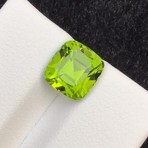 Lustrous Natural Peridot Gemstone 4.30 CT , Cushion Cut Peridot Stone , Apple Green Peridot Stone For Ring , Peridot Loose Gemstone