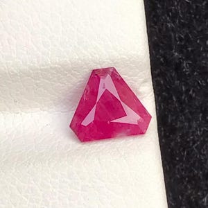 Rubí rojo rosado afgano de 0,70 quilates, rubí natural, corte facetado, rubí sin calentar para anillo, rubí suelto, piedra natal de julio.