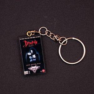 Llavero VHS de la película vintage Drácula