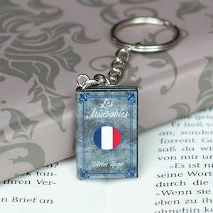 Les Miserables, Victor Hugo, Classics, Musical, Schlüsselanhänger, Accessoire, Bücher, Bücherwurm, Buchliebhaber, booktok, Minibuch