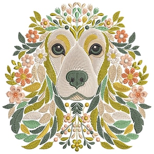 Puede incluir: Diseño bordado de la cara de un perro rodeado de flores verdes, amarillas y rosas. El perro tiene ojos marrones y una nariz blanca.