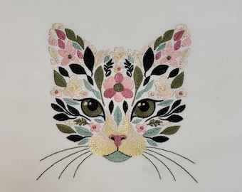 Diseño de bordado a máquina de gato floral: Cara de animal adorable para sudaderas y camisetas, patrón de gato, bordado de mascotas, bordado de animales florales PES