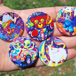 Set mit 5 LF 90er Jahre Mädchen 3,8 cm Pinback Buttons - 1,5 Zoll süße Girly Stocking Stuffers Urlaub Geschenk Millennial Bunt Nostalgie Pop Kultur