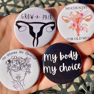 Set van 4 knopen vrouwenrechten 1,5 inch | Feministisch activisme | Pro-Choice | Gelijkheidsspelden | Protestaccessoires | My Body My Choice-speld