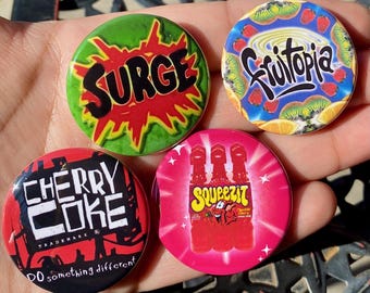 90s Drinks 1,5"Buttons | Millennial Nostalgie | Surge Fruitopia Retro Beverages | Vintage Trink-Pins | Spaß Sammlerstücke Y2K