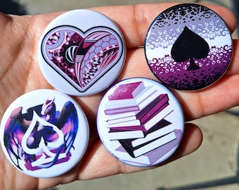 Set van 4 aseksuele trots 1,5" pinback-knoppen | Ace Flag Pins LGBTQ+ zichtbaarheid Gender Identity Queer Pride Discrete kous Stuffer geschenken