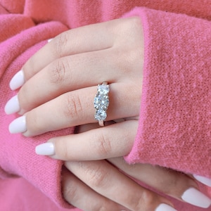 2.10ct Three Stone Diamond Engagement Ring R265