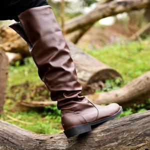 Middeleeuwse vikingschoenen om te wandelen, esthetische renaissanceschoenen voor heren en dames, unieke leren larp piratenlaarzen, ren faire ridderlaarzen.