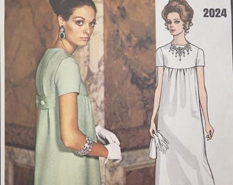 Patrón de costura vintage sin cortar de los años 60 de Vogue, vestido Christian Dior de corte imperio, talla 14 (2024).