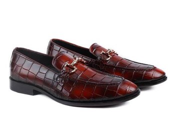Mocasines con punta de delantal elegantes, sin cordones, hechos a mano, de piel de cocodrilo texturizada original de color burdeos para hombres