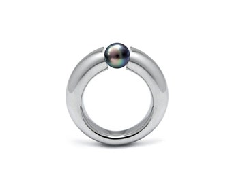 LUNA tapered rounded ring with tension set black pearl in stainless steel by Taormina Jewelry