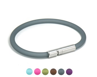 Frosted colored PVC rubber bracelet with twist barrel clasp by Taormina Jewelry