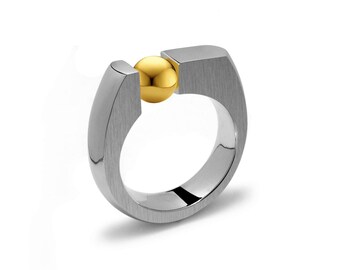 COLONNA Flat top ring with off center tension set Gold sphere