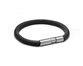 5mm tubular black leather bracelet with twist bayonet clasp in stainless steel