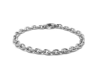 Oval link chain bracelet in stainless steel