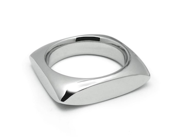 QUADRUM Square rounded band ring in stainless steel