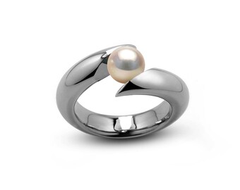 ONDE Bypass ring with tension set cultured white pearl in Stainless Steel