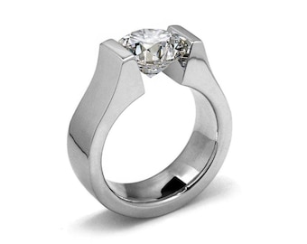 ‣ White Sapphire Rings