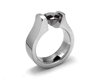 MAREA Flat and rounded high mounting ring with tension set Black Diamond in stainless steel