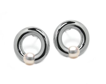 LUNA stud tubular circle earrings with tension set White Pearl in stainless steel