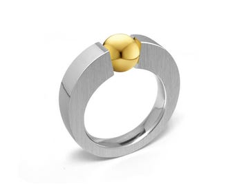 ABBRACCI Two tone flat mounting ring with tension set Gold Sphere in stainless steel