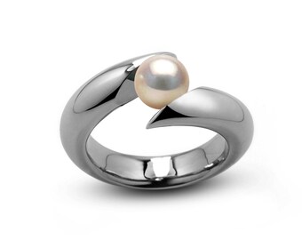 ONDE Bypass ring with tension set cultured white pearl in Stainless Steel