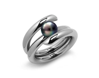 ‣ Pearl & Gems Rings