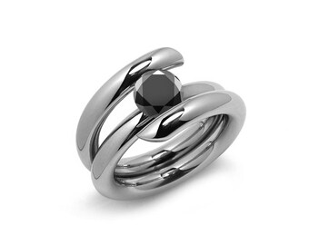 ILIANA High rise setting tubular bypass ring with tension set Black Diamond in stainless steel