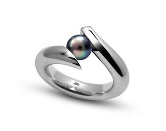 ONDE Swirl Bypass ring with tension set black pearl in stainless steel