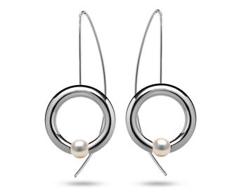 LUNA drop tubular circle earrings with tension set round White Pearl in stainless steel