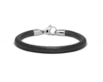 Tubular black 5mm leather bracelet with lobster clasp in stainless steel