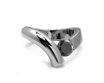ONDE flat and tubular bypass ring with tension set black diamond in stainless steel