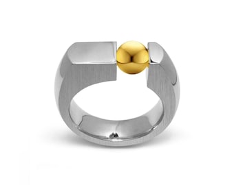 COLONNA Flat top ring with off center tension set Gold sphere