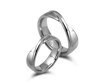 MÖBIUS band ring in stainless steel