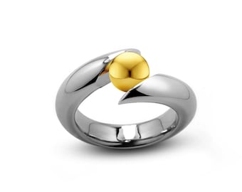 ONDE tubular bypass ring with tension set gold sphere in stainless steel
